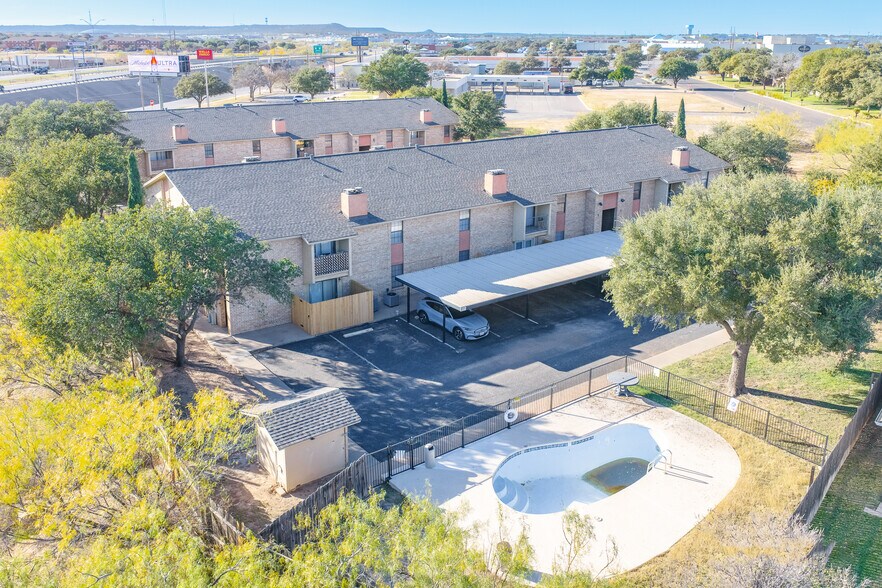 More Photos Of 4042 Huntington Ln, San Angelo Apartments For Sale