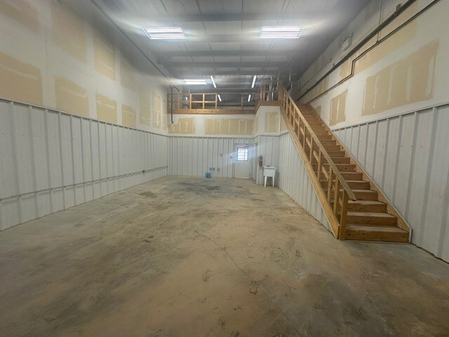 More Photos Of 100 Success Blvd, Dumas Flex For Lease