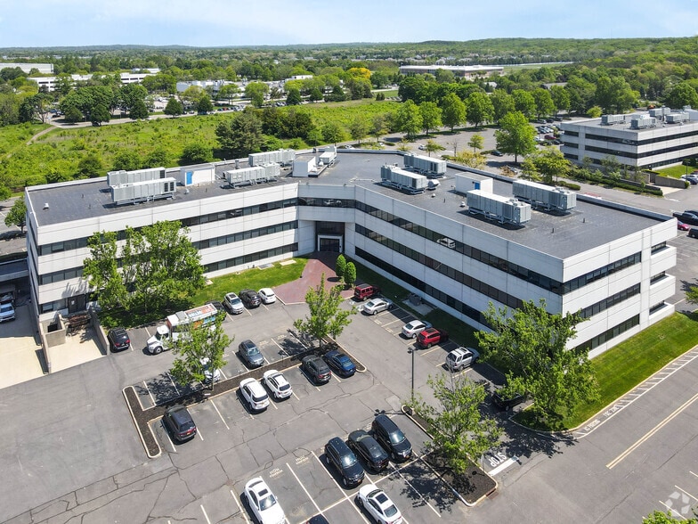 More Photos Of 155 Pinelawn Rd, Melville Office For Lease