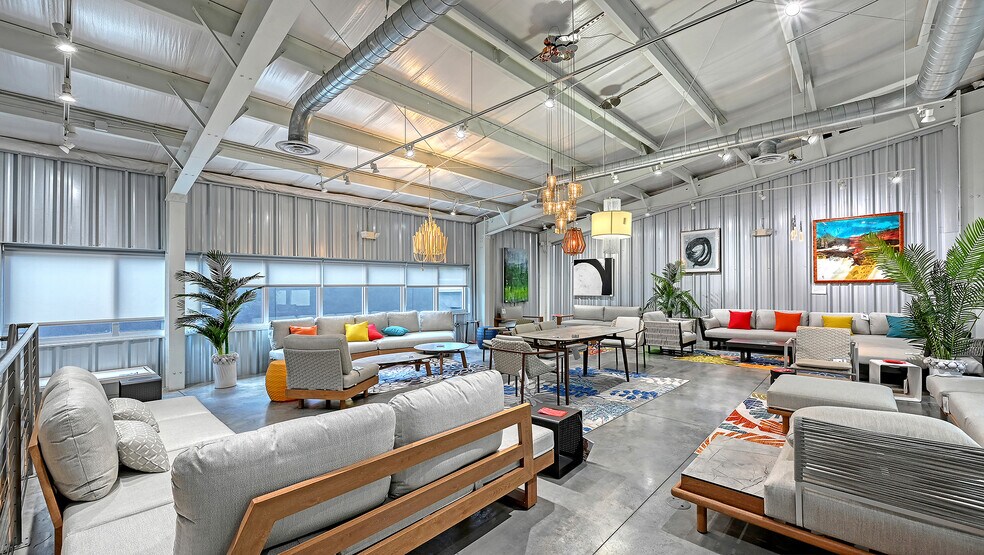 More Photos Of 622 Central Ave, Sarasota Freestanding For Sale
