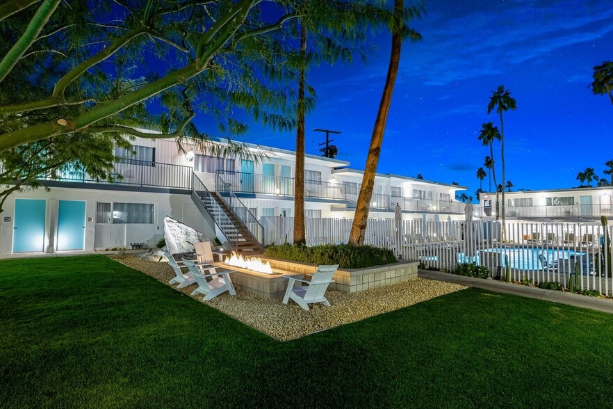 More Photos Of 1466 N Palm Canyon Dr, Palm Springs Hotel For Lease