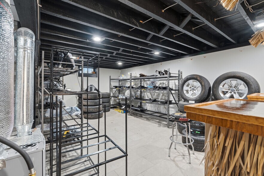 More Photos Of 1097 Eddie Dowling Hwy, North Smithfield Service Station For Sale