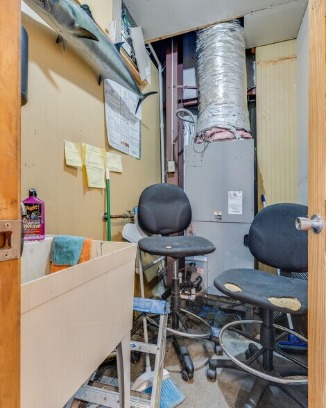 More Photos Of 710 Volunteer Pky, Bristol Storefront Retail Office For Sale