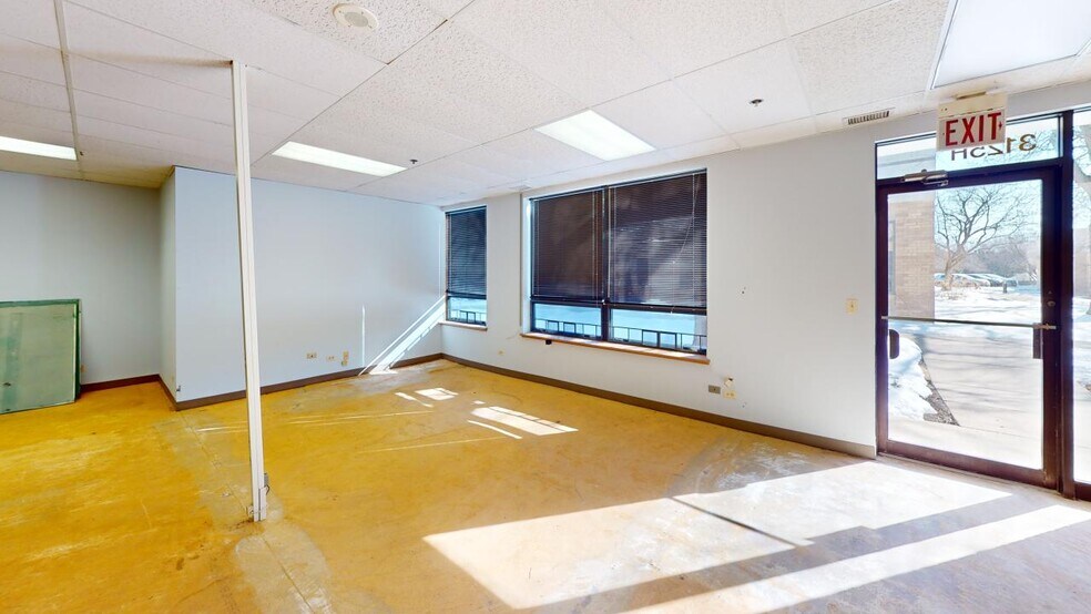 More Photos Of 3115 N Wilke Rd, Arlington Heights Medical For Sale