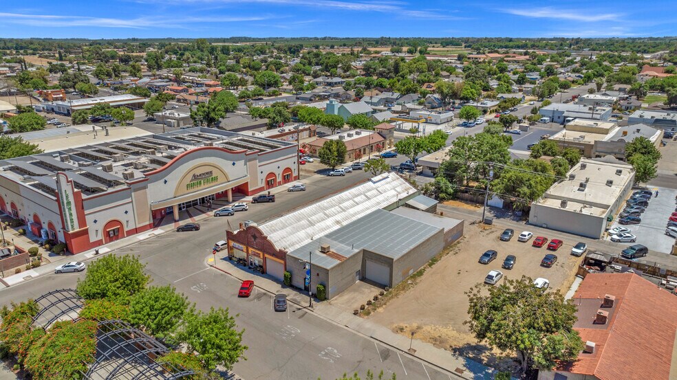 More Photos Of 203 E St, Lemoore Warehouse For Sale