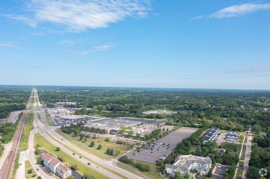 More Photos Of 540 W Northwest Hwy, Barrington Unknown For Lease