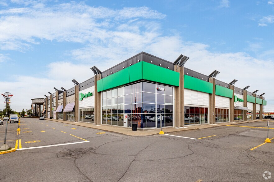 More Photos Of 3310-3500 Boul De La Côte-Vertu, Saint-Laurent Movie Theatre For Lease