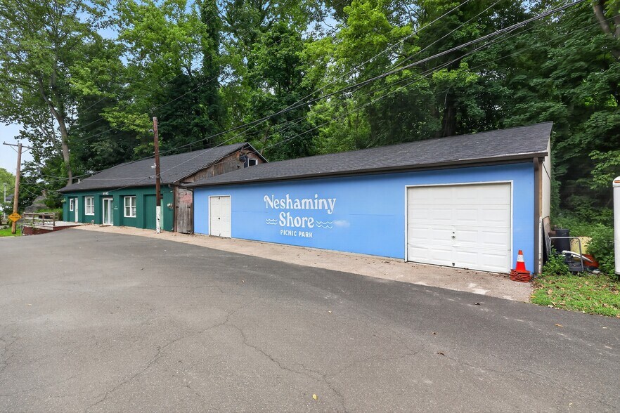 More Photos Of 13 Beaver St, Hulmeville Swimming Pool For Sale