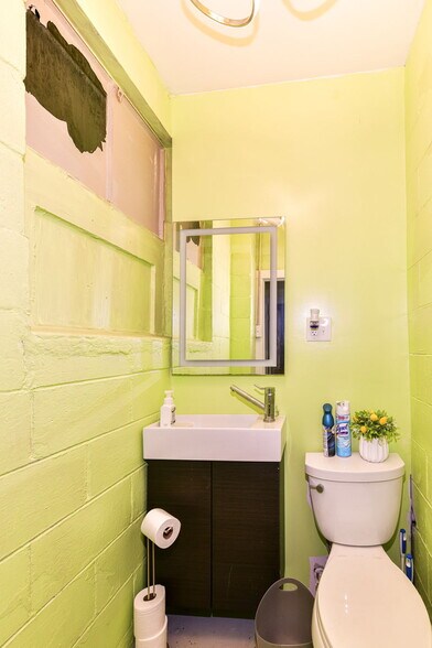 More Photos Of 2421 Central Ave, Indianapolis Office For Sale