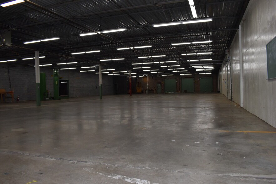More Photos Of 1014 1st St W, Conover Warehouse For Lease