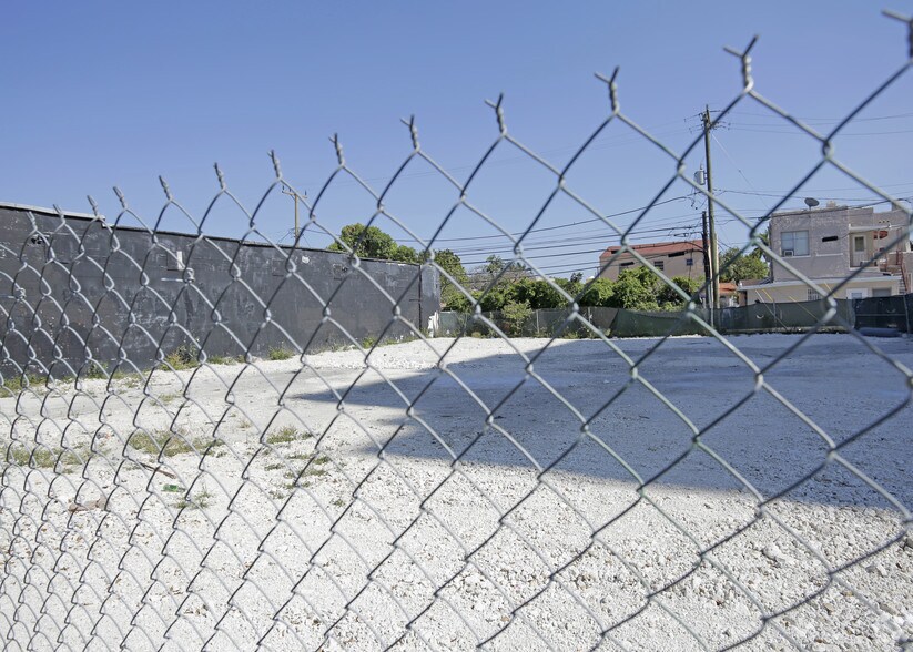 More Photos Of 1888 SW 8th St, Miami Land For Lease