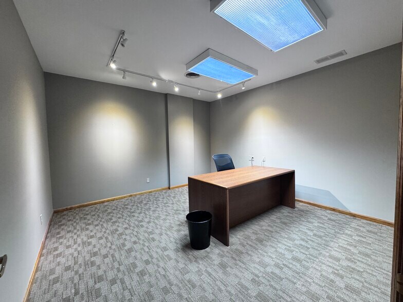 More Photos Of 217 N Randolph St, Macomb Office For Sale