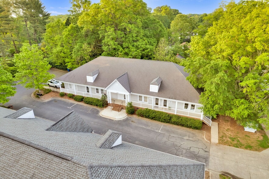 More Photos Of 20808 N Main St, Cornelius Medical For Sale