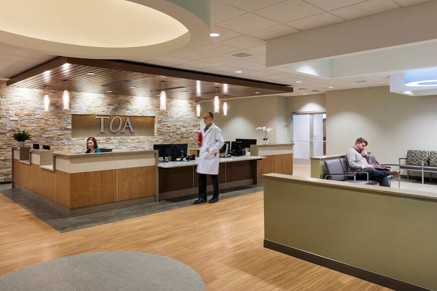 More Photos Of 8 City Blvd, Nashville Office For Lease