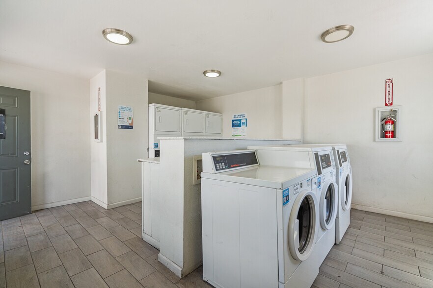 More Photos Of 4030 N 44th Ave, Phoenix Apartments For Sale