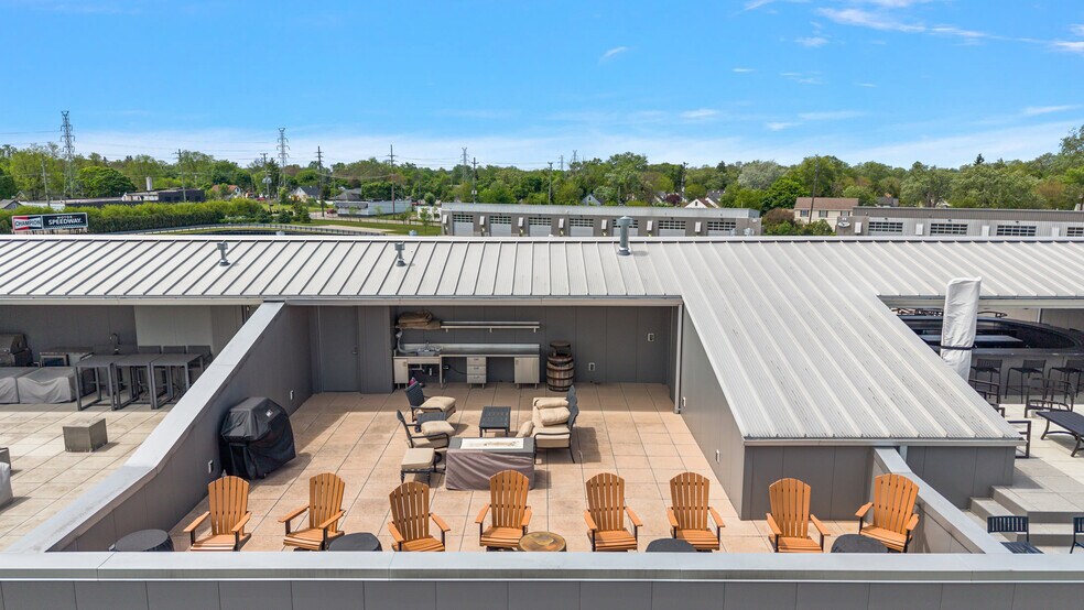 More Photos Of 148 Pit Ln, Pontiac Parking Garage For Sale