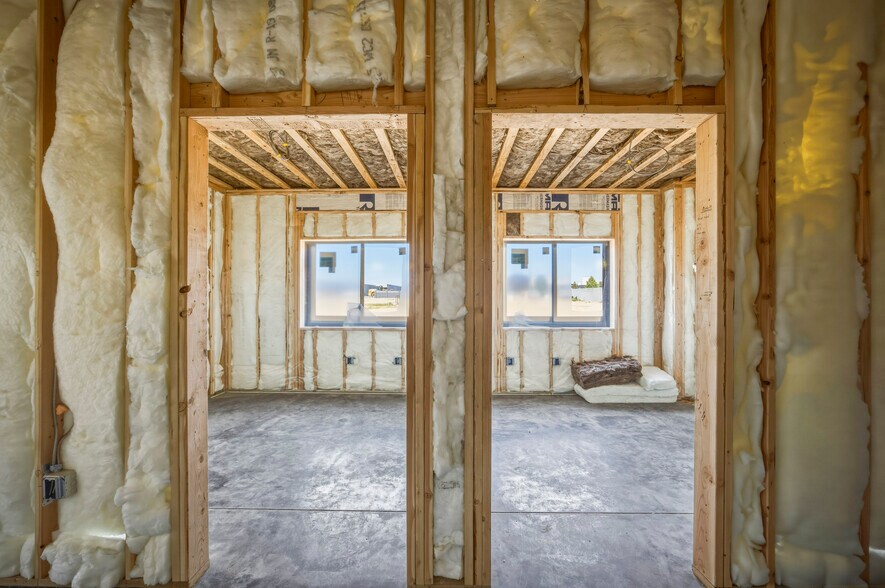 More Photos Of 1342 E Saint Helens St, Pasco Light Distribution For Lease