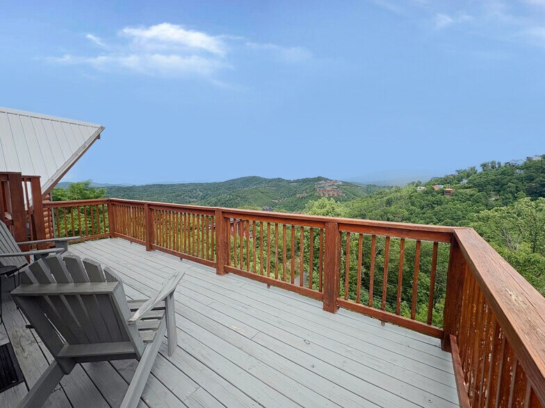 More Photos Of 433 Red Hawk Way, Gatlinburg Specialty For Sale