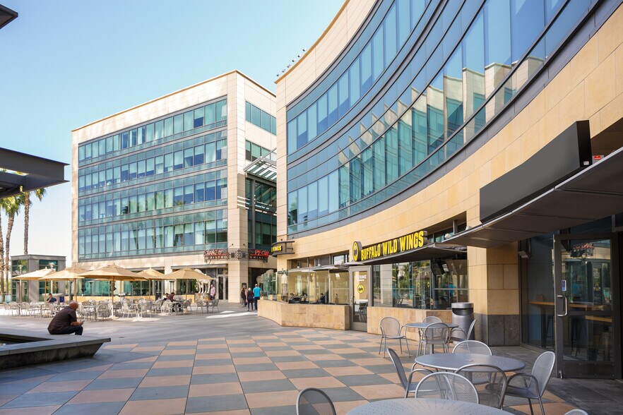 More Photos Of 15301 Ventura Blvd, Sherman Oaks Unknown For Lease