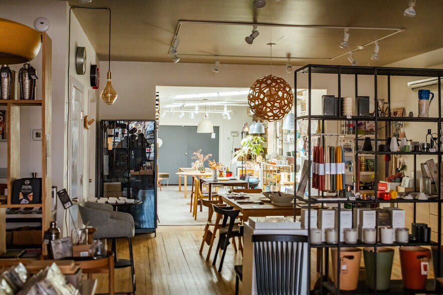 More Photos Of 705 Warren St, Hudson Storefront Retail Residential For Sale