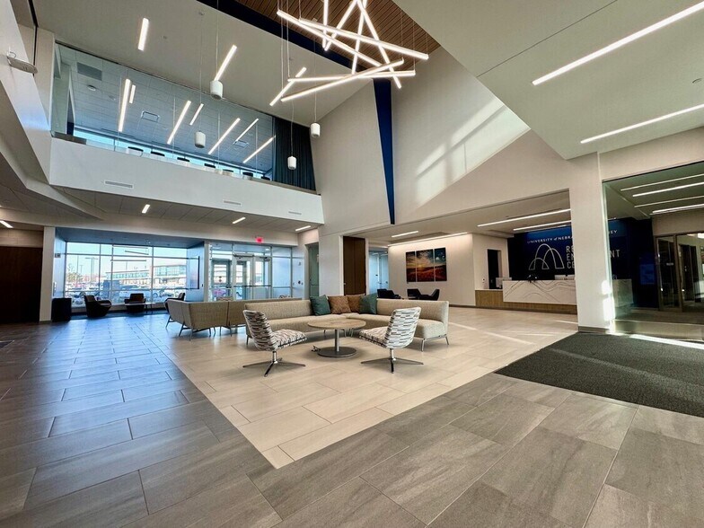 More Photos Of 2204 University Dr, Kearney Serviced Offices For Lease