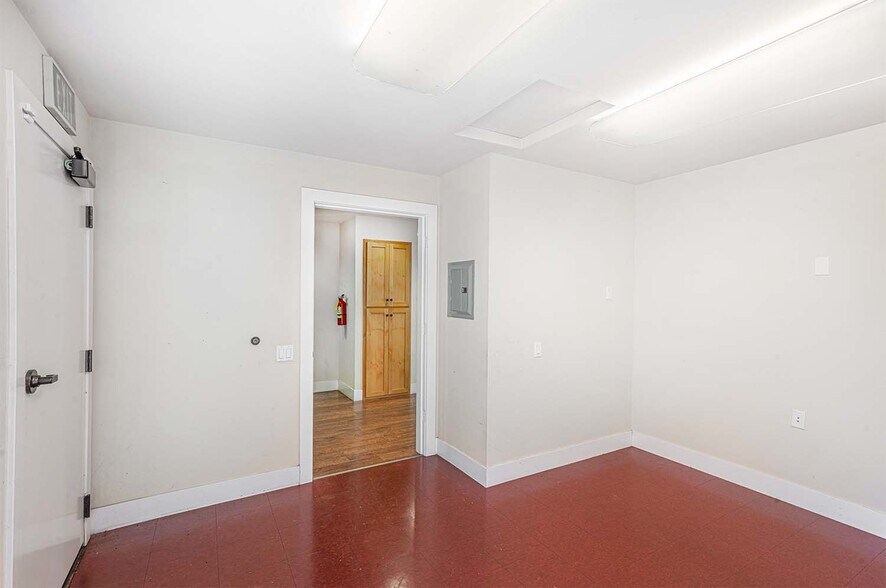 More Photos Of 17977 Sonoma Hwy, Sonoma Office For Lease