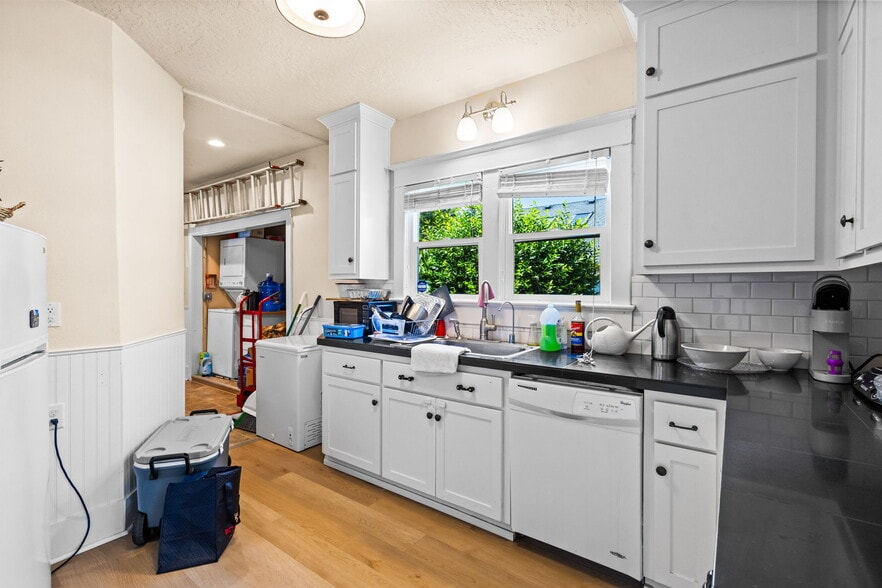 More Photos Of 1800 State St, Salem Medical For Sale