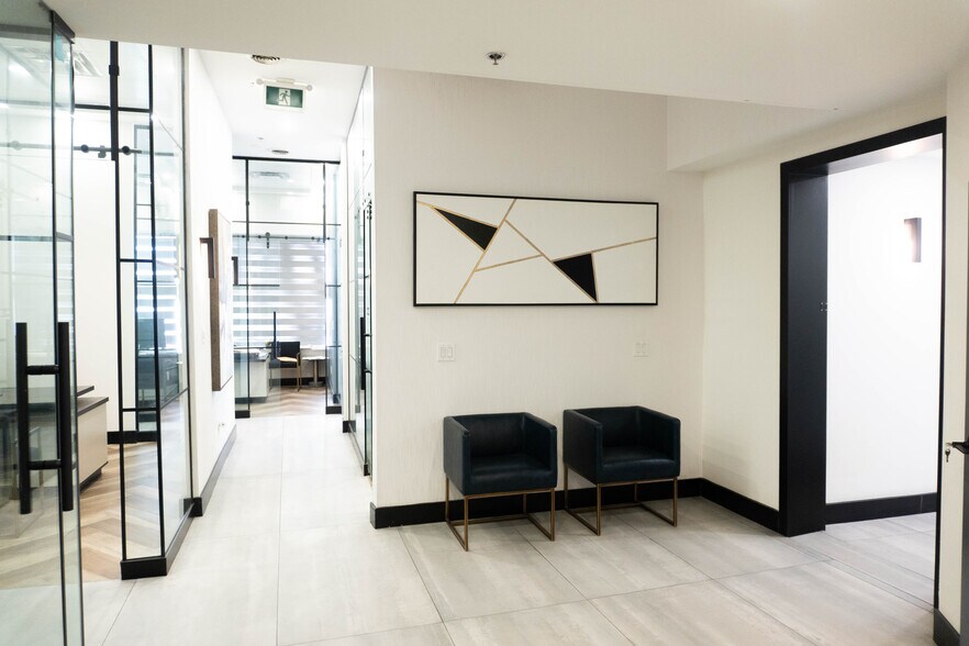 More Photos Of 2565 Steeles Ave E, Brampton General Retail For Sale