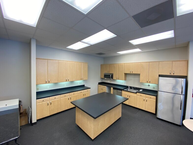 More Photos Of 1002 Marble Heights Dr, Marble Falls Medical For Lease