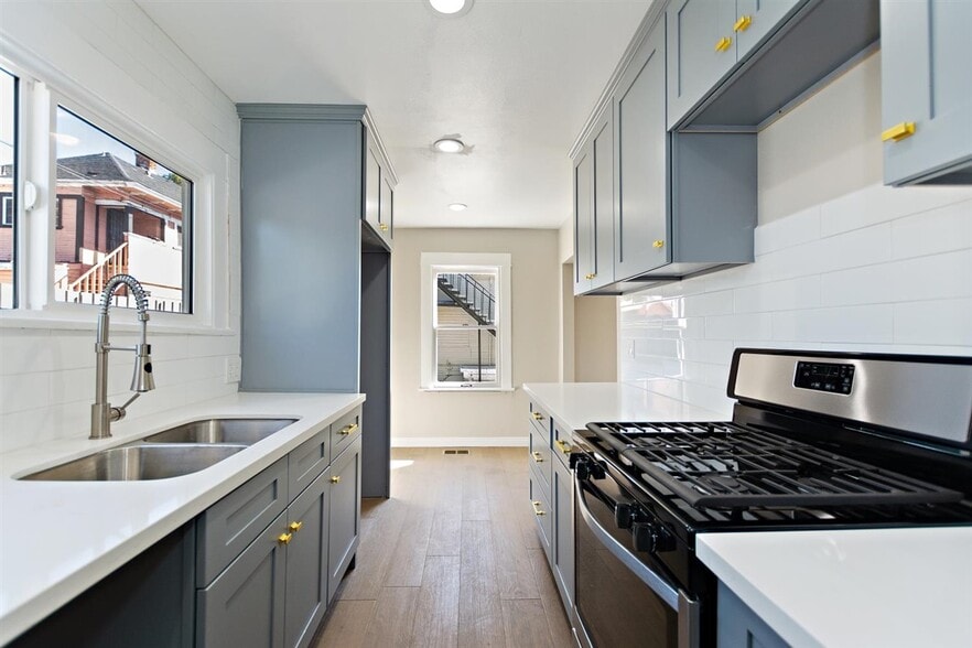 More Photos Of 1703 S Burlington Ave, Los Angeles Apartments For Sale