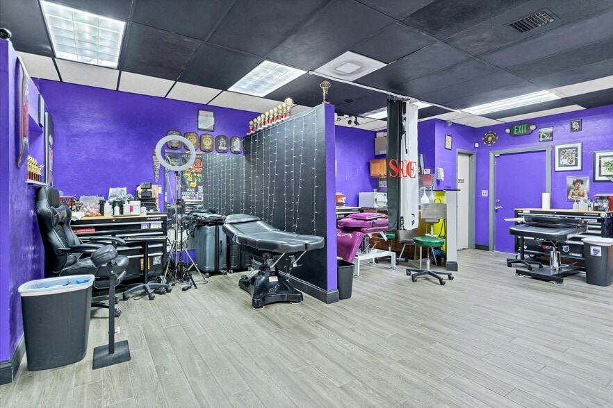 More Photos Of 3937-3957 Broadway Ave, Fort Myers Storefront Retail Residential For Sale