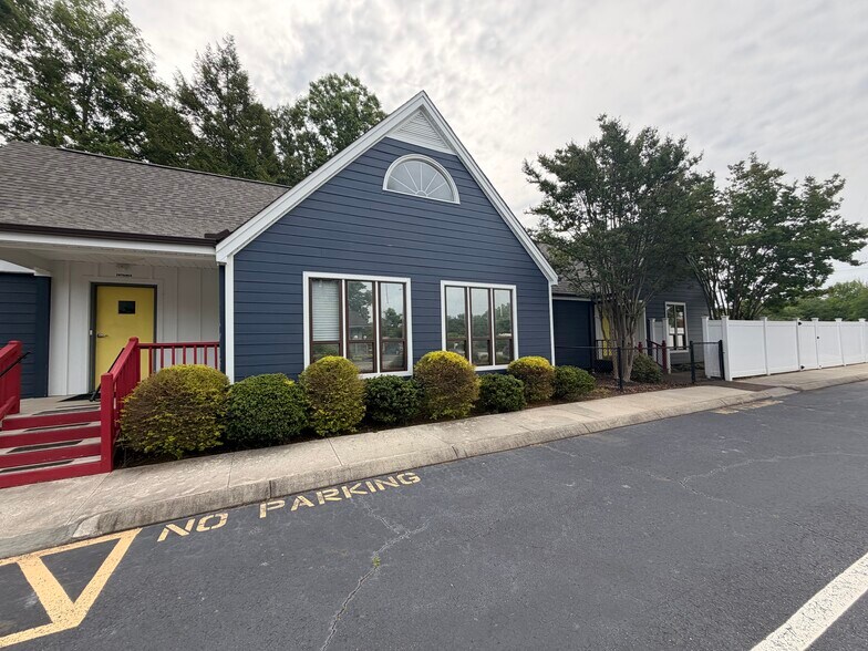 More Photos Of 736 Saluda Lake Rd, Greenville Daycare Center For Sale