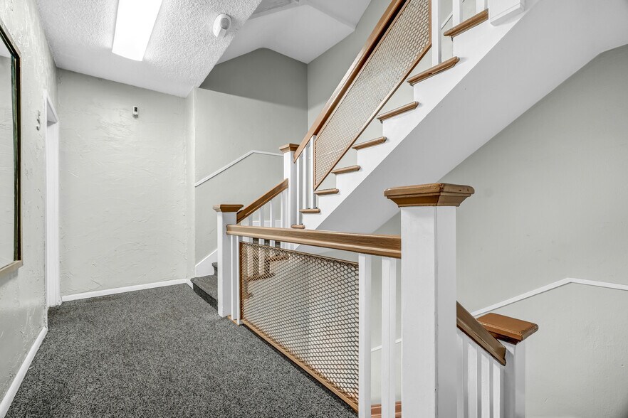 More Photos Of 3921 E Livingston Dr, Long Beach Apartments For Sale