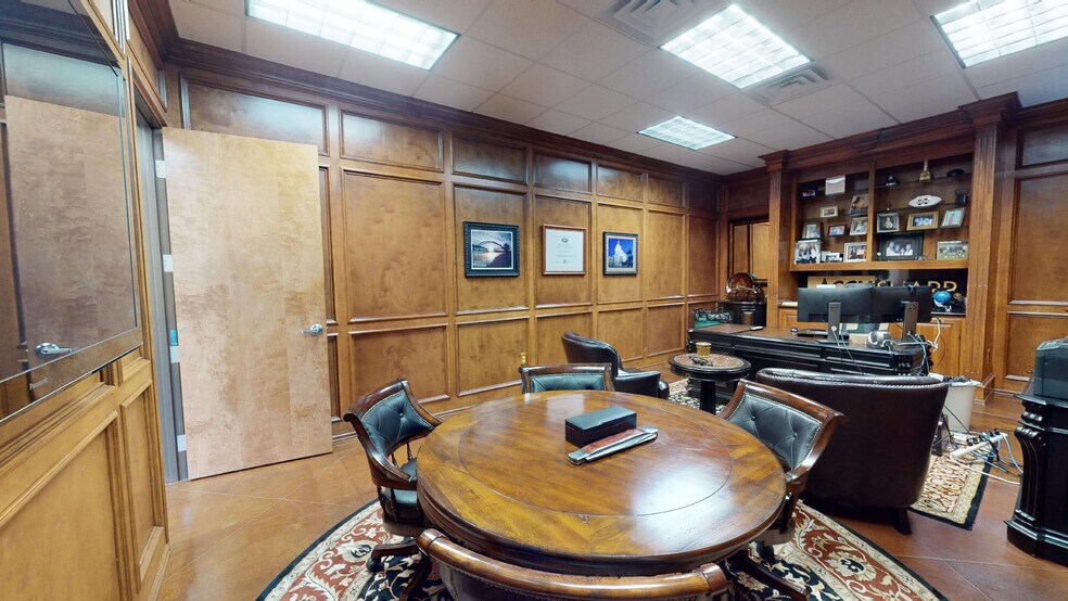 More Photos Of 2010 Windy Ter, Austin Warehouse For Sale