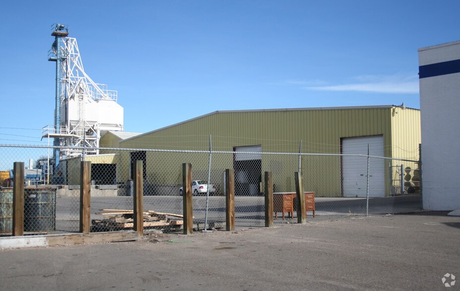 More Photos Of 4255 S Santa Fe Dr, Sheridan Freestanding For Sale