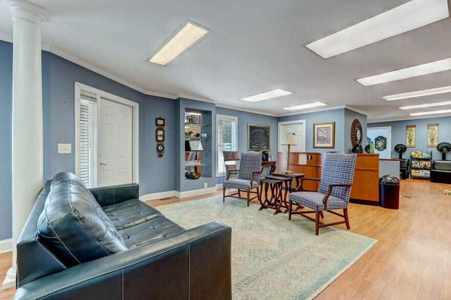 More Photos Of 1418 Freeway Dr, Reidsville Freestanding For Sale