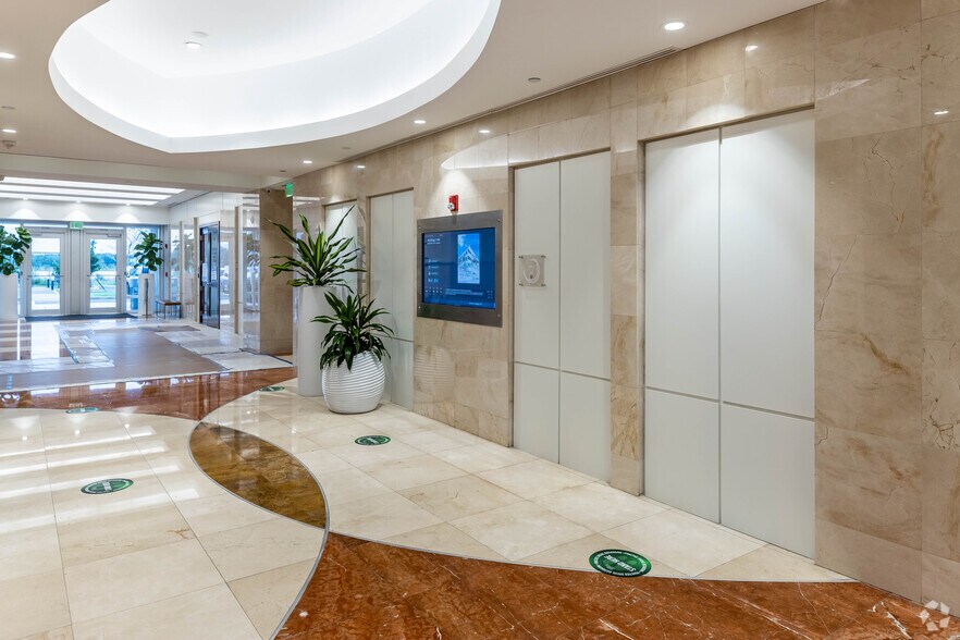 More Photos Of 9725 NW 117th Ave, Medley Unknown For Lease