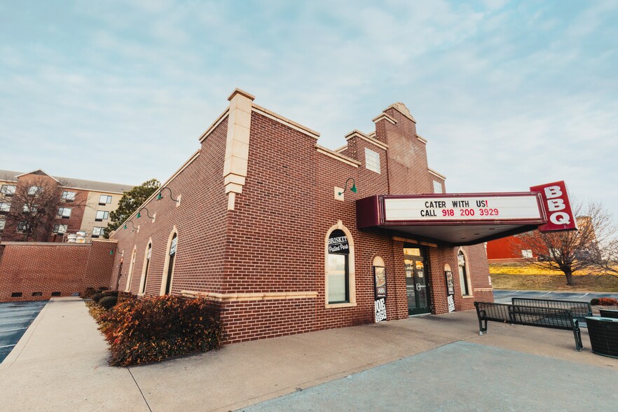 More Photos Of 333 W Albany St, Broken Arrow Restaurant For Sale