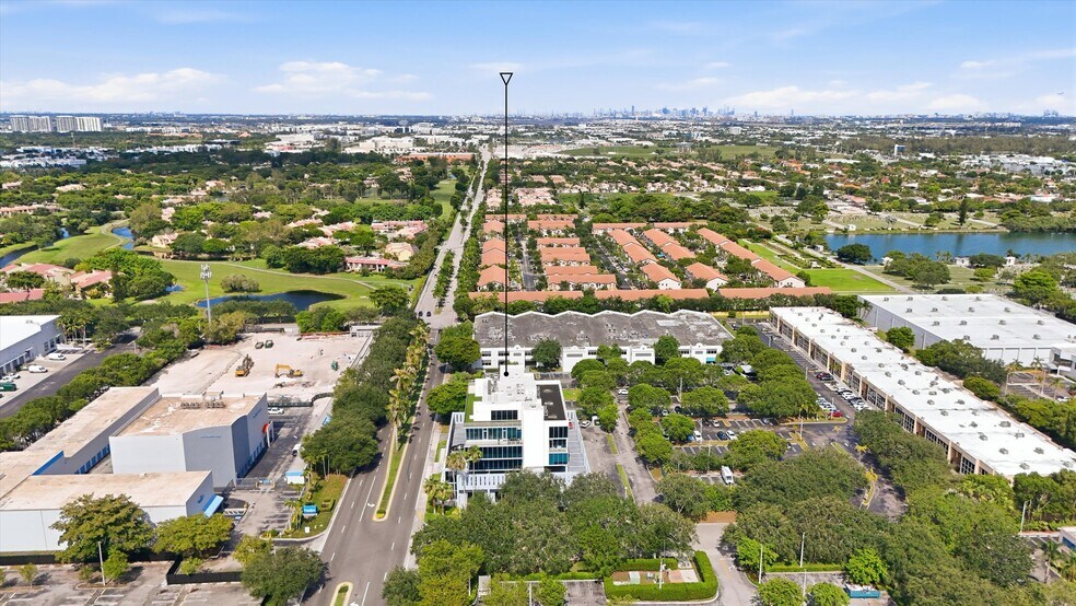 More Photos Of 10450 NW 33rd St, Doral Office For Sale