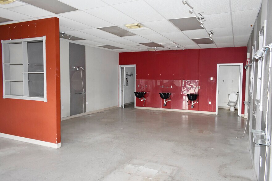 More Photos Of 2517-2519 Strawberry Rd, Pasadena Storefront For Lease