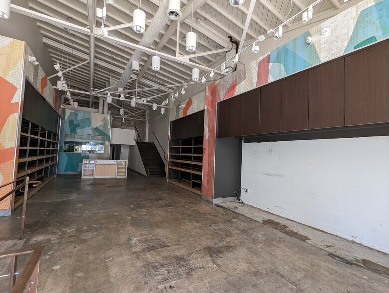 More Photos Of 1864-1870 N Vermont Ave, Los Angeles Storefront Retail Office For Lease