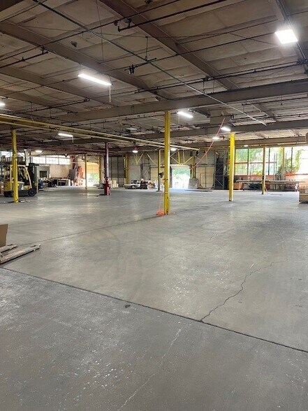 More Photos Of 2215 Union Blvd, Bay Shore Manufacturing For Sale