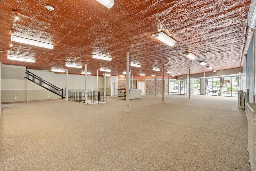 More Photos Of 91 Central St, Leominster Freestanding For Lease