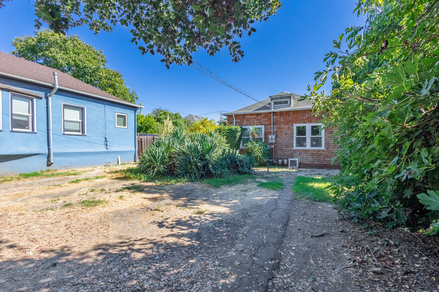 Primary Photo Of 969 54th St, Oakland Apartments For Sale