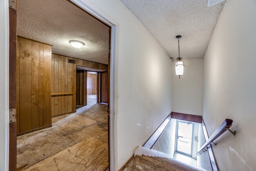 More Photos Of 5721 Broadway St, San Antonio Storefront Retail Office For Lease
