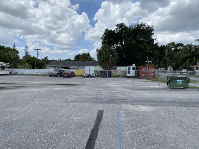 More Photos Of 1649 N Military Trl, West Palm Beach Freestanding For Sale