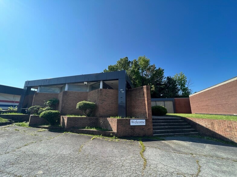 More Photos Of 1710 E Bessemer Ave, Greensboro Office For Lease