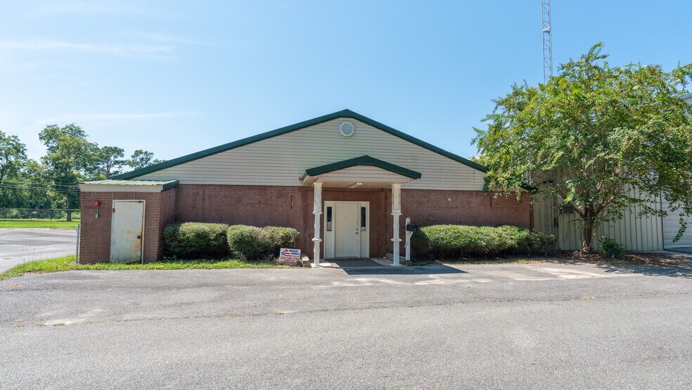 More Photos Of 510 N Walker St, Quitman Light Manufacturing For Sale