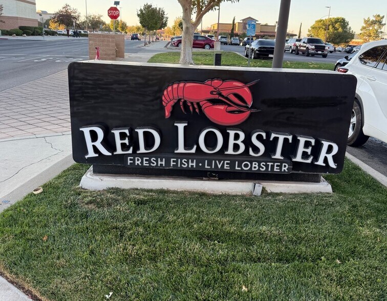 More Photos Of 1041 W Avenue P, Palmdale Restaurant For Sale