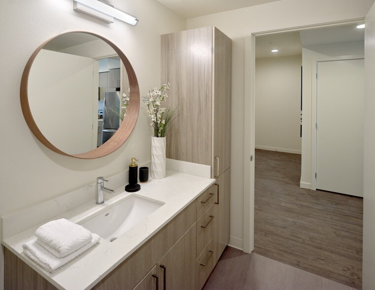 More Photos Of 16450 Redmond Way, Redmond Apartments For Lease